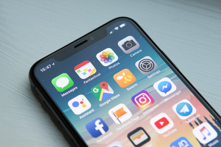 cel con app(2).jpg